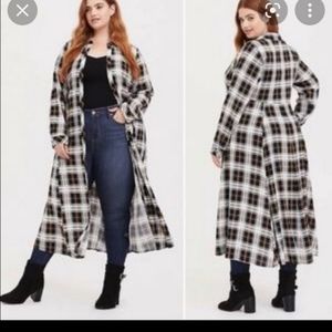 Torrid Challis black/yellow plaid maxi shirt style kimono/duster